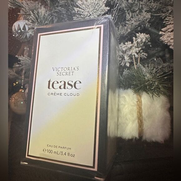 Victoria's Secret Tease Crème
Cloud - A Dream in Every Spritz - Picture 11 of 17